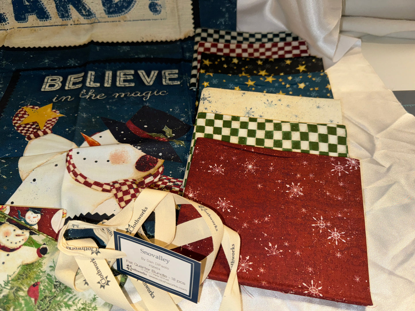 Snovalley by Clothworks Precut Fat Quarters Bundle 18 pieces with Snow valley Panel "If Kisses were snowflakes I'd Send you a Blizzard!"