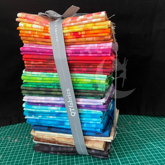 28 Precut FQs - Precut Fat Quarters multicolored Ombre Squares Blender fabric