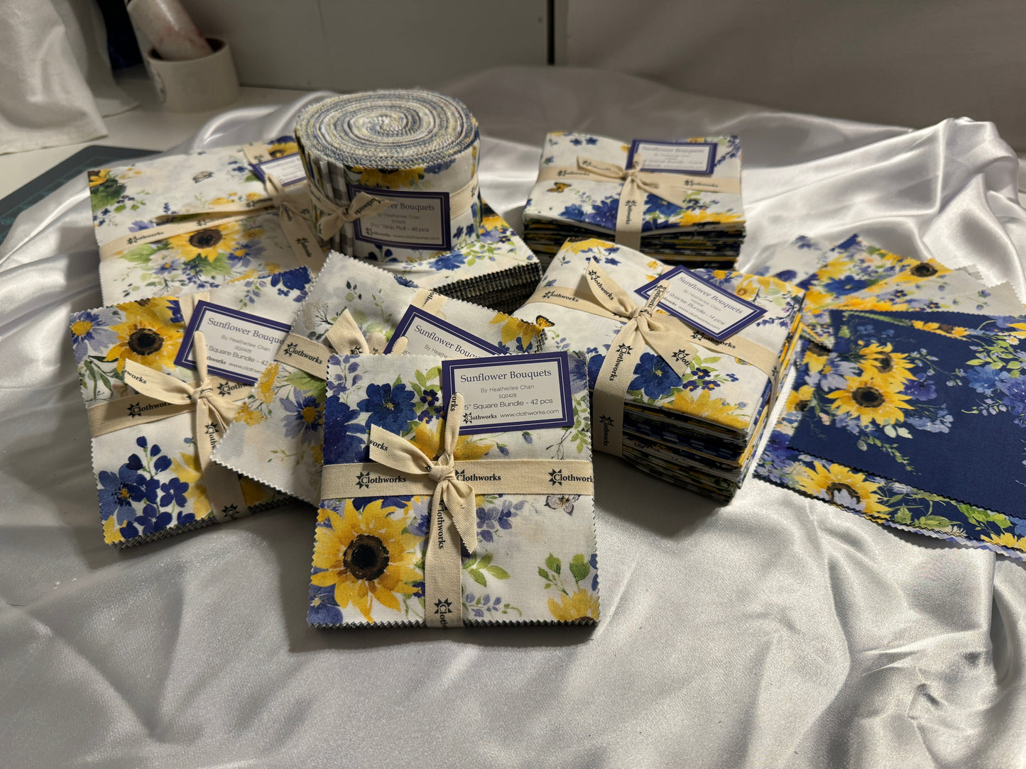 Clothworks precut Sunflower Bouquets Precut Fat Quarter Bundle by Heartherlee Chan