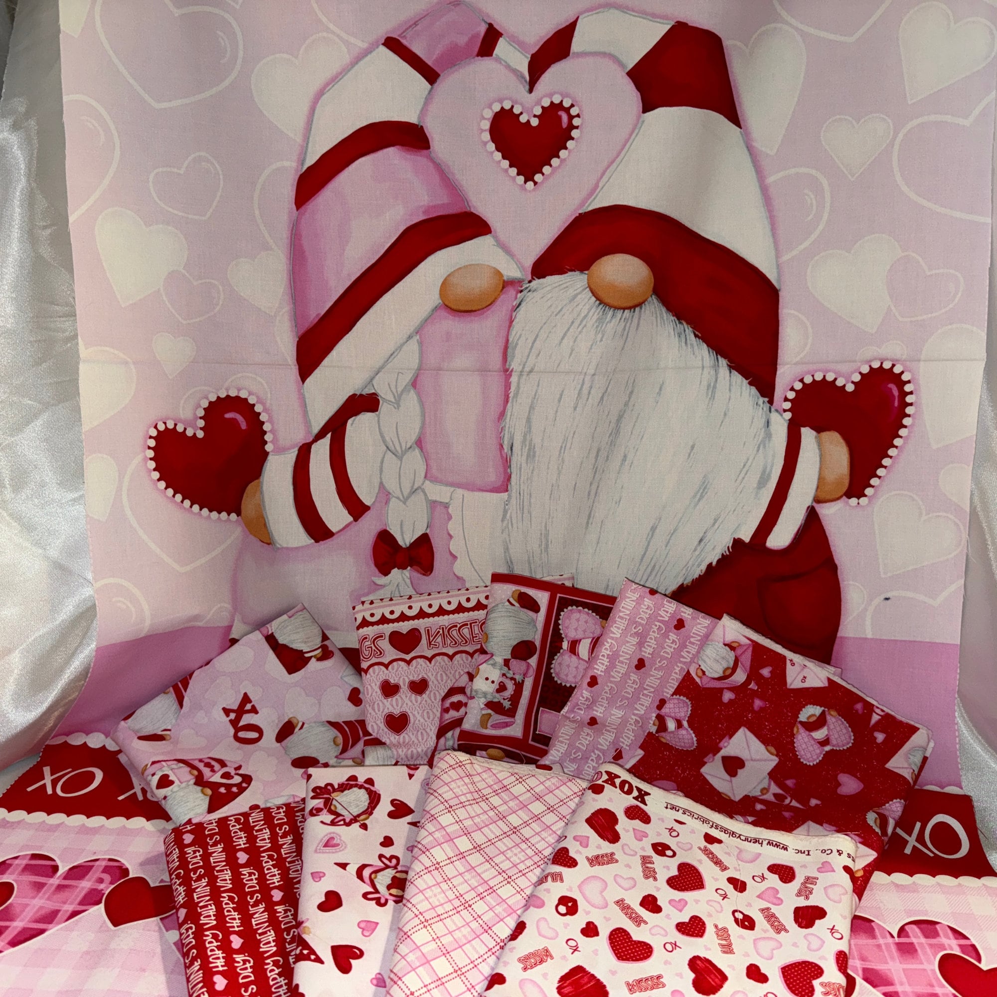 Gnomie Love Henry Glass Fabric bundle, Gnome Fabric Panel and 9 fabrics, Gnome Valentine's Day Fabric