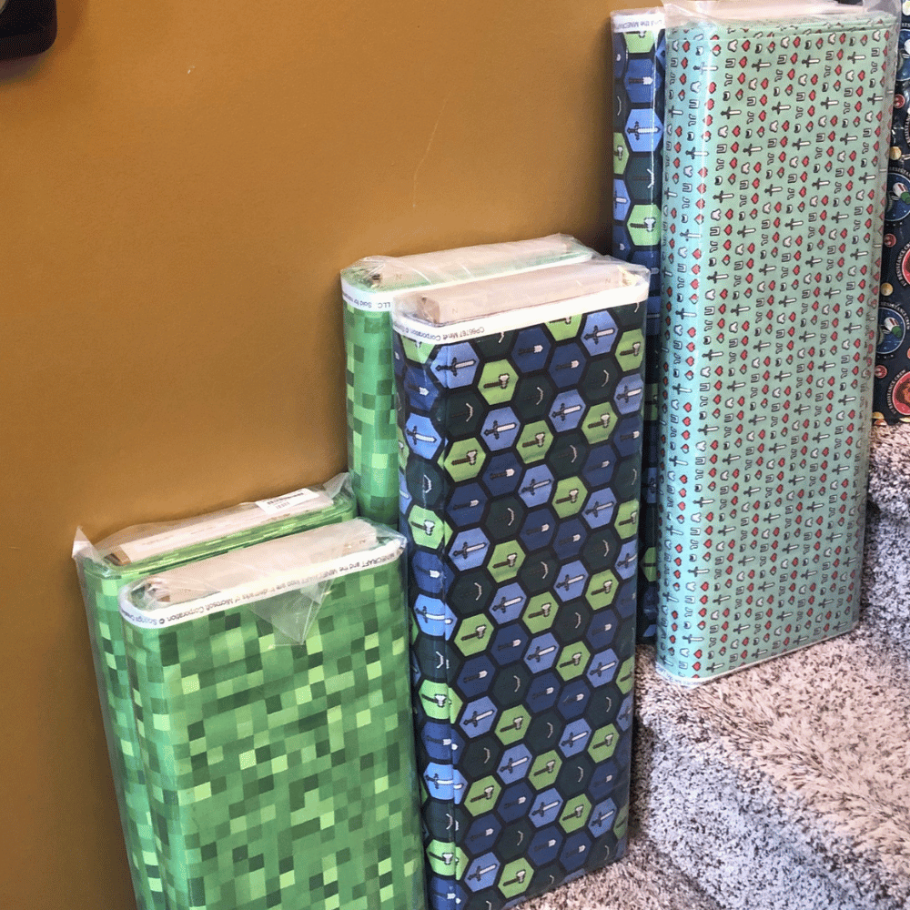 Springs Creative Fabric Ultimate Minecraft Fabric Bundle 5 yards of licensed fabric and pack of 10 x 10 pre-cut fabrics (Ombre Squares)